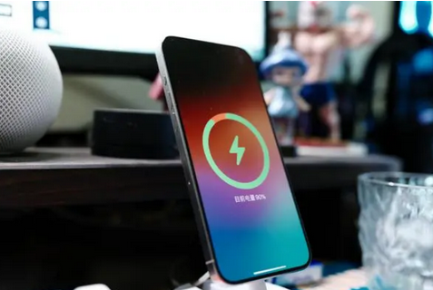 临武苹果15换屏服务分享用什么充电器给iPhone15充电更好 